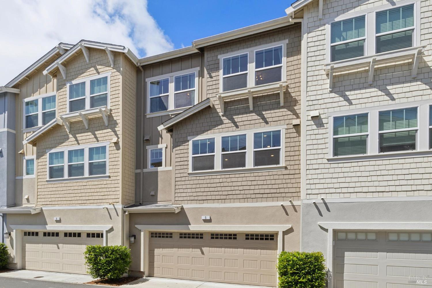 Detail Gallery Image 29 of 34 For 5 Orta Way, Novato,  CA 94945 - 4 Beds | 3/1 Baths