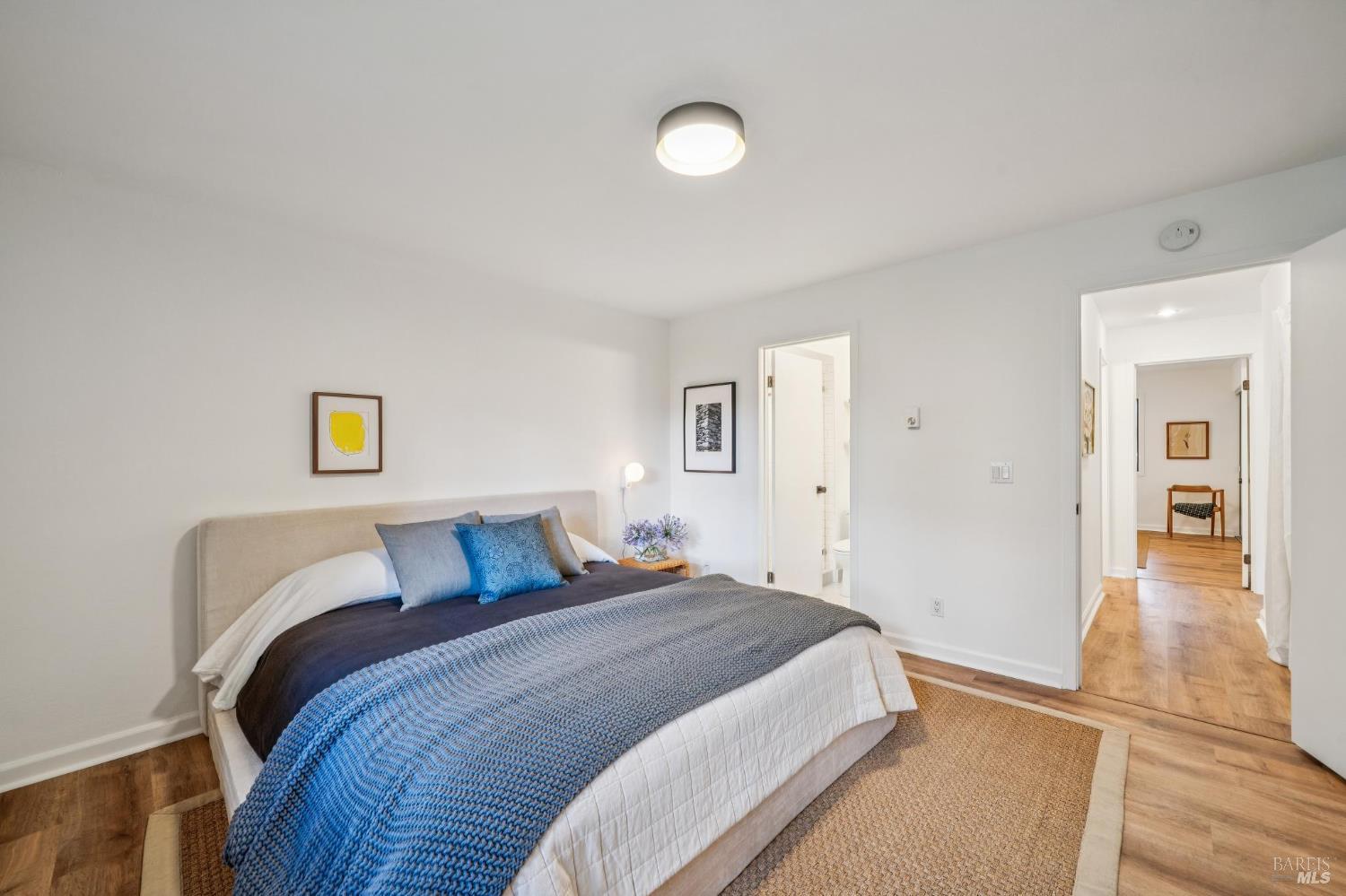 Detail Gallery Image 13 of 18 For 31 W Harbor Dr, Sausalito,  CA 94965 - 2 Beds | 2 Baths
