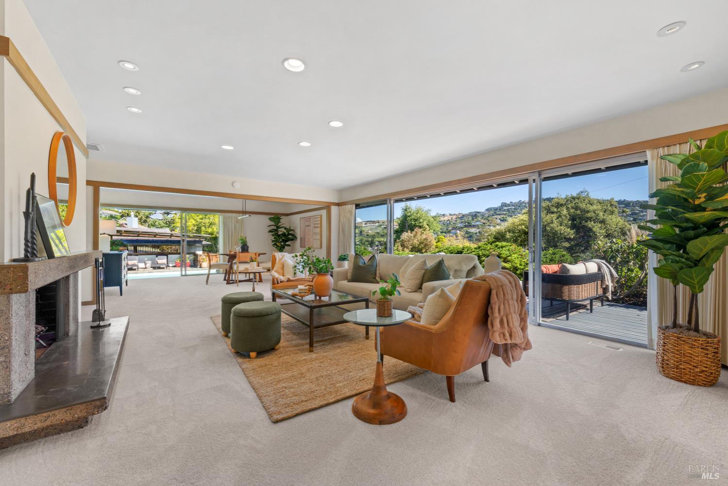 Detail Gallery Image 15 of 39 For 2 Tamalpais Ave, Belvedere,  CA 94920 - 2 Beds | 2 Baths