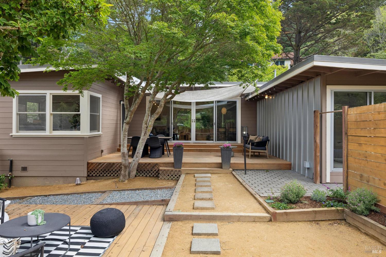 Detail Gallery Image 34 of 47 For 3 Stetson Ave, Corte Madera,  CA 94925 - 3 Beds | 2 Baths