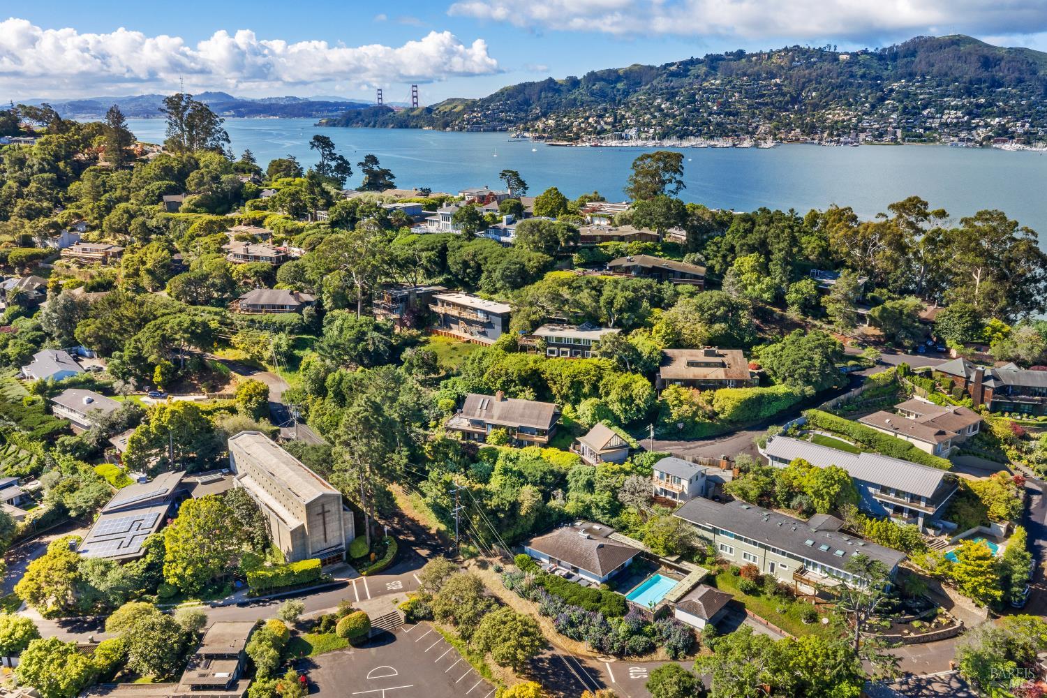 Detail Gallery Image 3 of 39 For 2 Tamalpais Ave, Belvedere,  CA 94920 - 2 Beds | 2 Baths