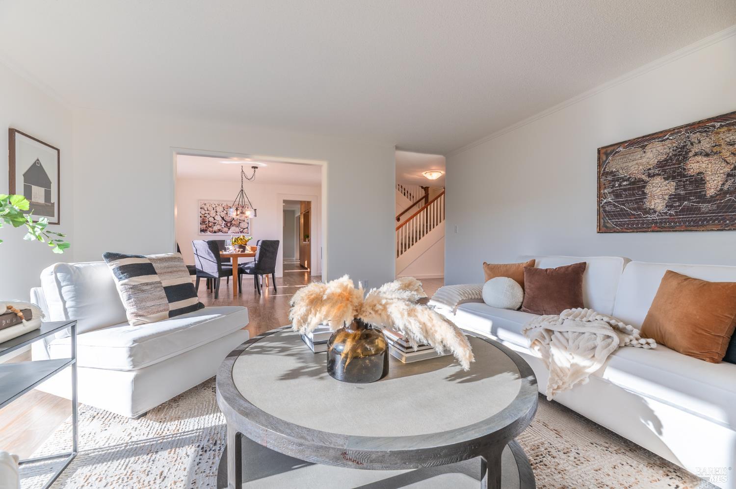 Detail Gallery Image 12 of 44 For 4 Galway Ln, San Rafael,  CA 94903 - 4 Beds | 3/1 Baths