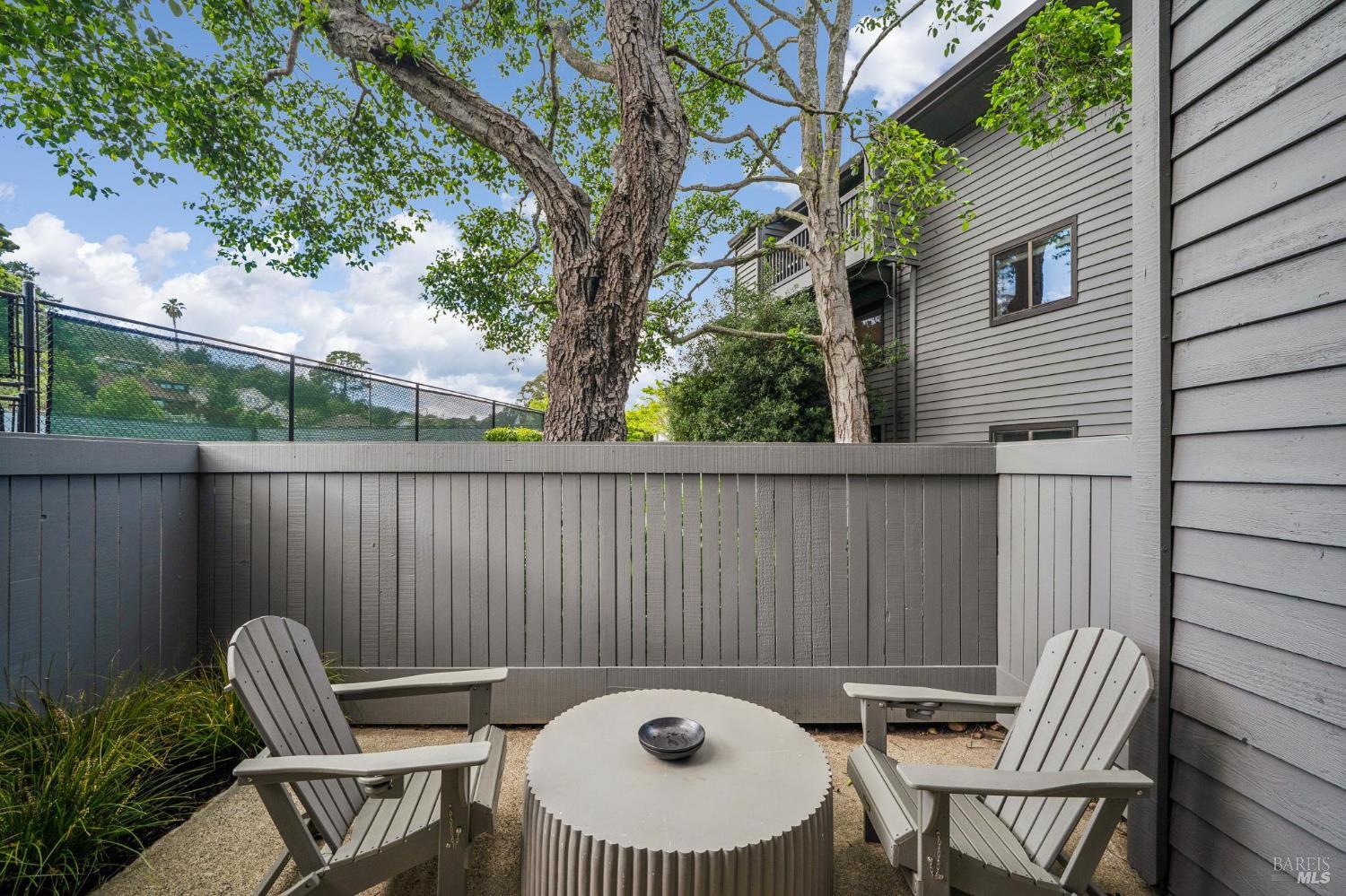 Detail Gallery Image 7 of 18 For 31 W Harbor Dr, Sausalito,  CA 94965 - 2 Beds | 2 Baths