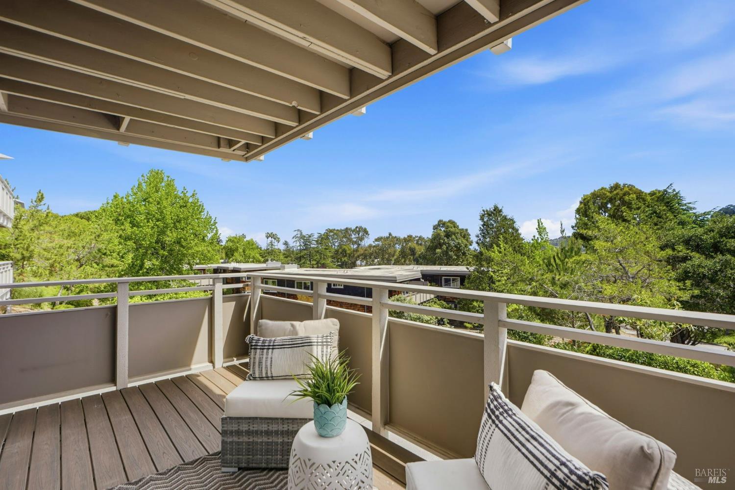 Detail Gallery Image 28 of 38 For 103 Pixley Ave, Corte Madera,  CA 94925 - 2 Beds | 2 Baths