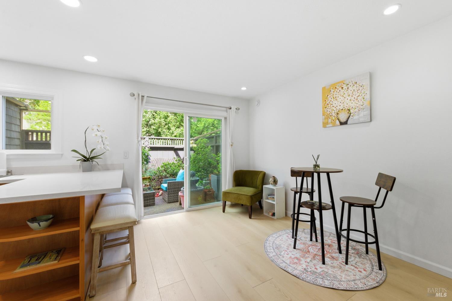 Detail Gallery Image 6 of 34 For 1411 Casa Buena Dr #46,  Corte Madera,  CA 94925 - 2 Beds | 1 Baths