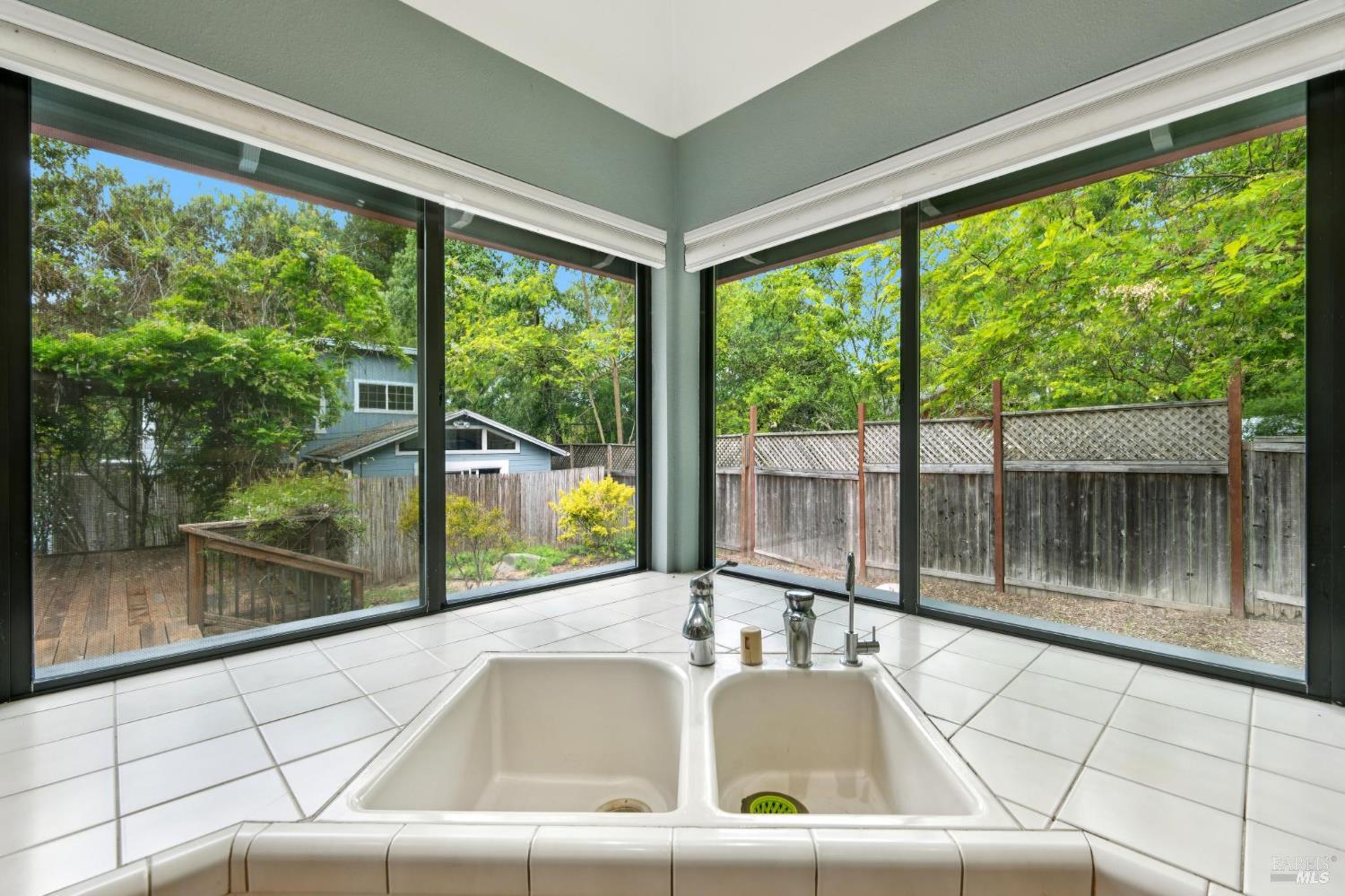 Detail Gallery Image 22 of 84 For 8610 Graton Rd, Sebastopol,  CA 95472 - 3 Beds | 3 Baths