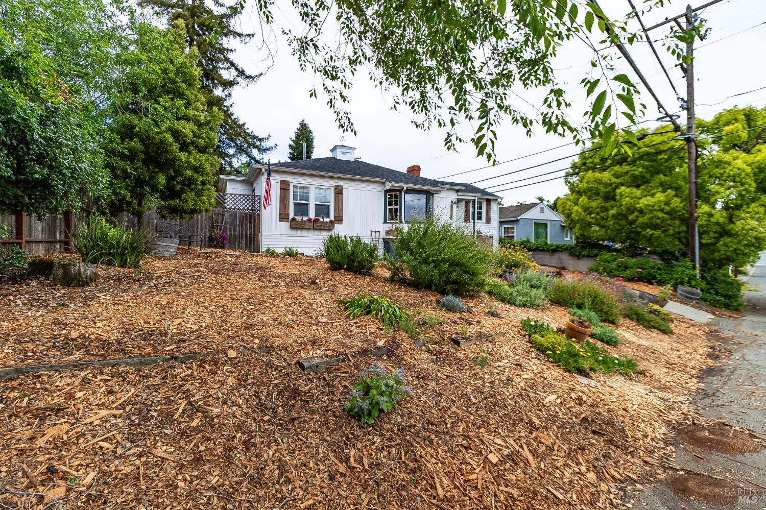 Detail Gallery Image 7 of 85 For 122 Fleming Ave, Vallejo,  CA 94590 - 3 Beds | 1 Baths