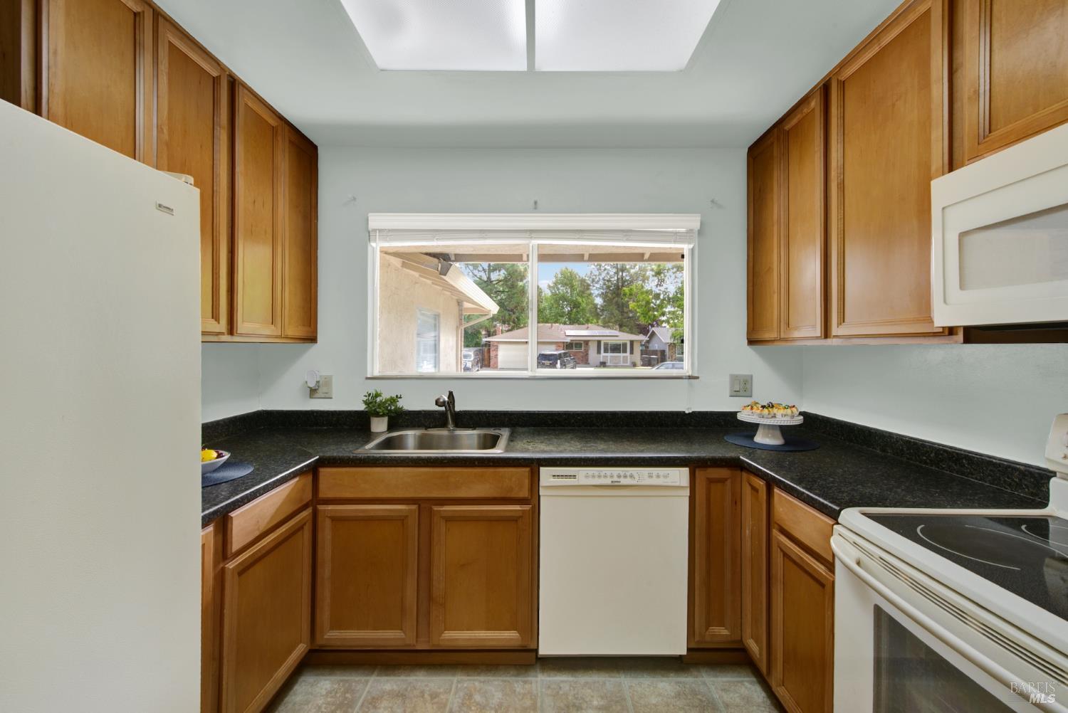 Detail Gallery Image 15 of 53 For 2973 Orchid St, Fairfield,  CA 94533 - 3 Beds | 2 Baths