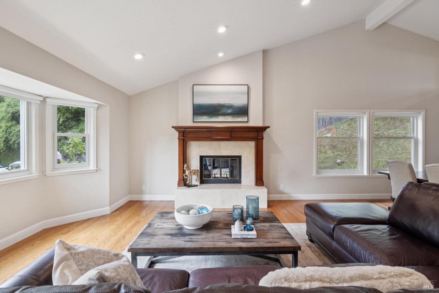 Detail Gallery Image 9 of 74 For 1158 Highland Dr, Novato,  CA 94949 - 4 Beds | 3 Baths