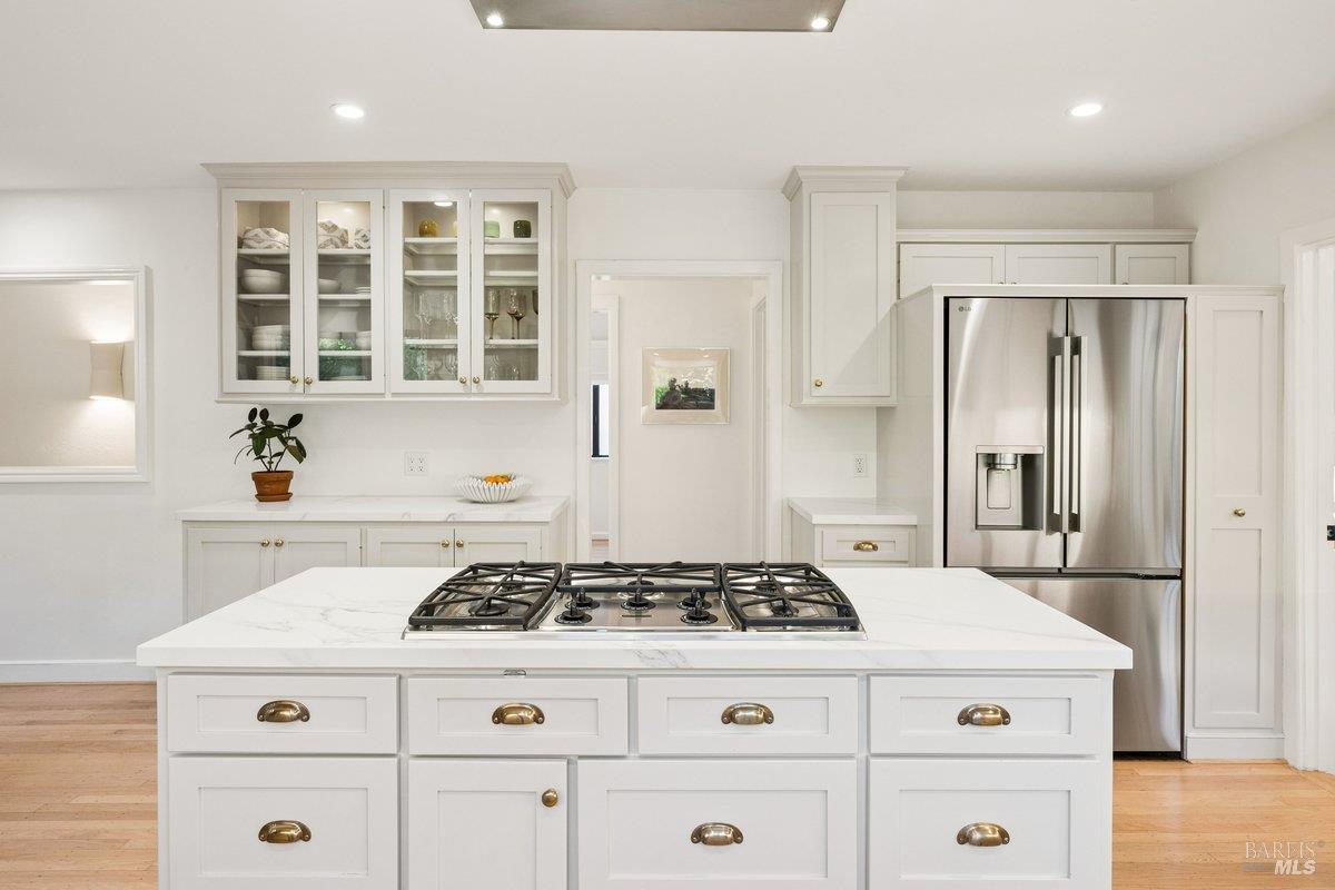 Detail Gallery Image 11 of 49 For 261 Glen Park Ave, San Rafael,  CA 94901 - 3 Beds | 3 Baths