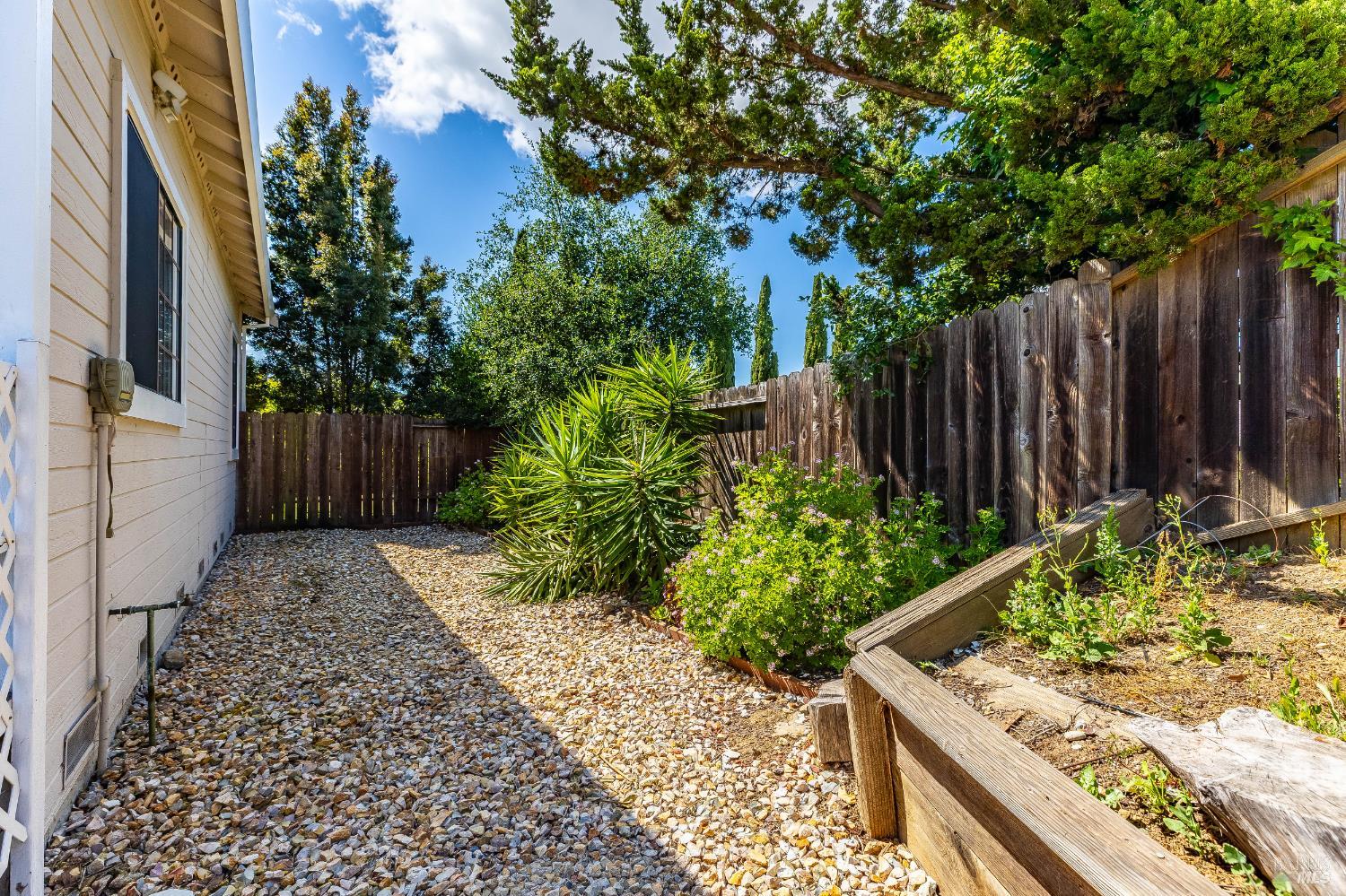 Detail Gallery Image 58 of 70 For 391 Valley Oak Ln, Vallejo,  CA 94591 - 4 Beds | 3 Baths