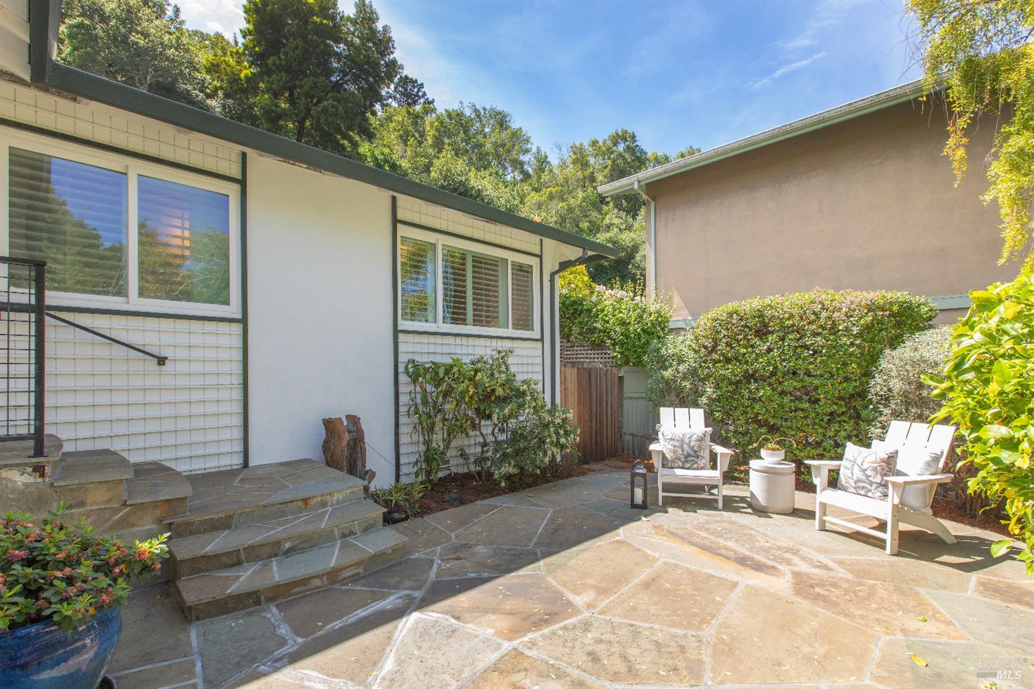 Detail Gallery Image 4 of 48 For 145 Irwin St, San Rafael,  CA 94901 - 3 Beds | 2 Baths