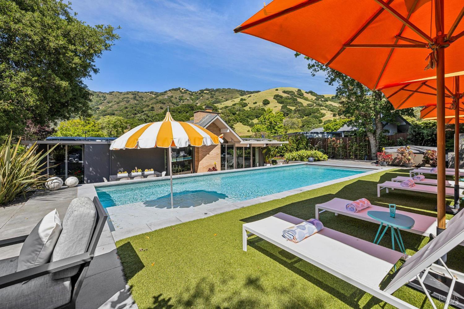 Detail Gallery Image 32 of 51 For 1349 Idylberry Rd, San Rafael,  CA 94903 - 5 Beds | 2 Baths