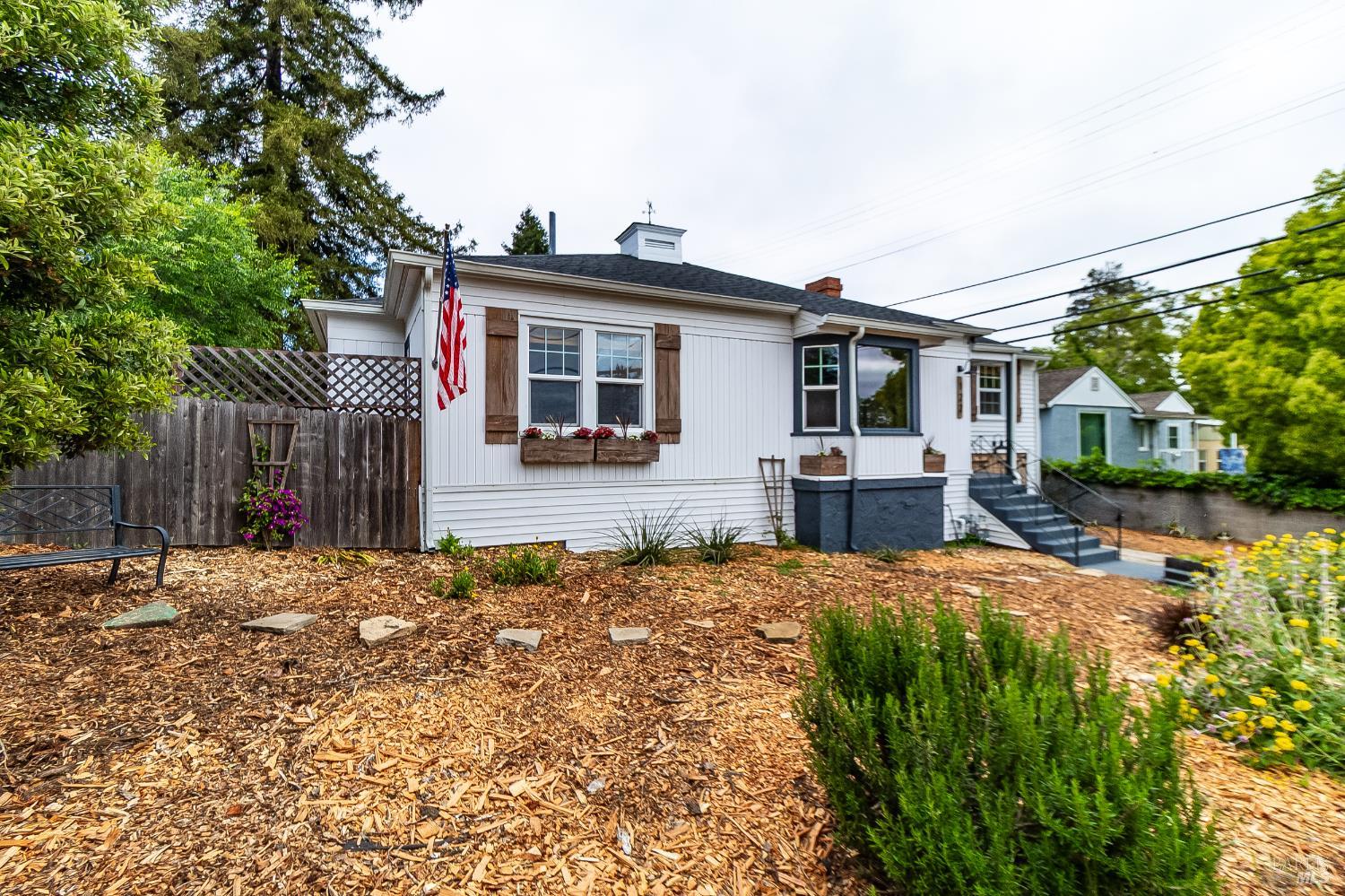 Detail Gallery Image 17 of 85 For 122 Fleming Ave, Vallejo,  CA 94590 - 3 Beds | 1 Baths