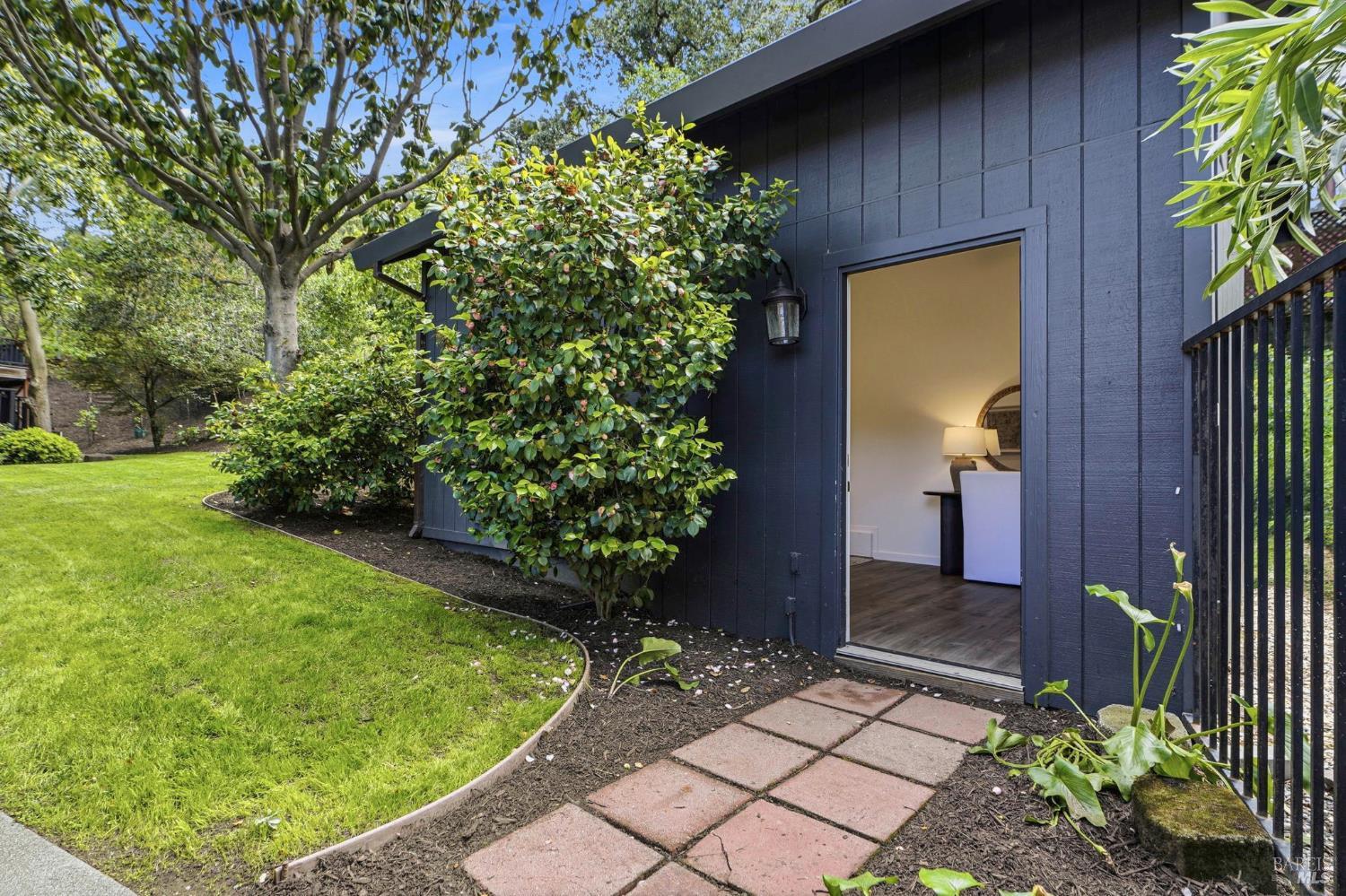 Detail Gallery Image 21 of 25 For 30 Glen Rd, Novato,  CA 94945 - 3 Beds | 2 Baths