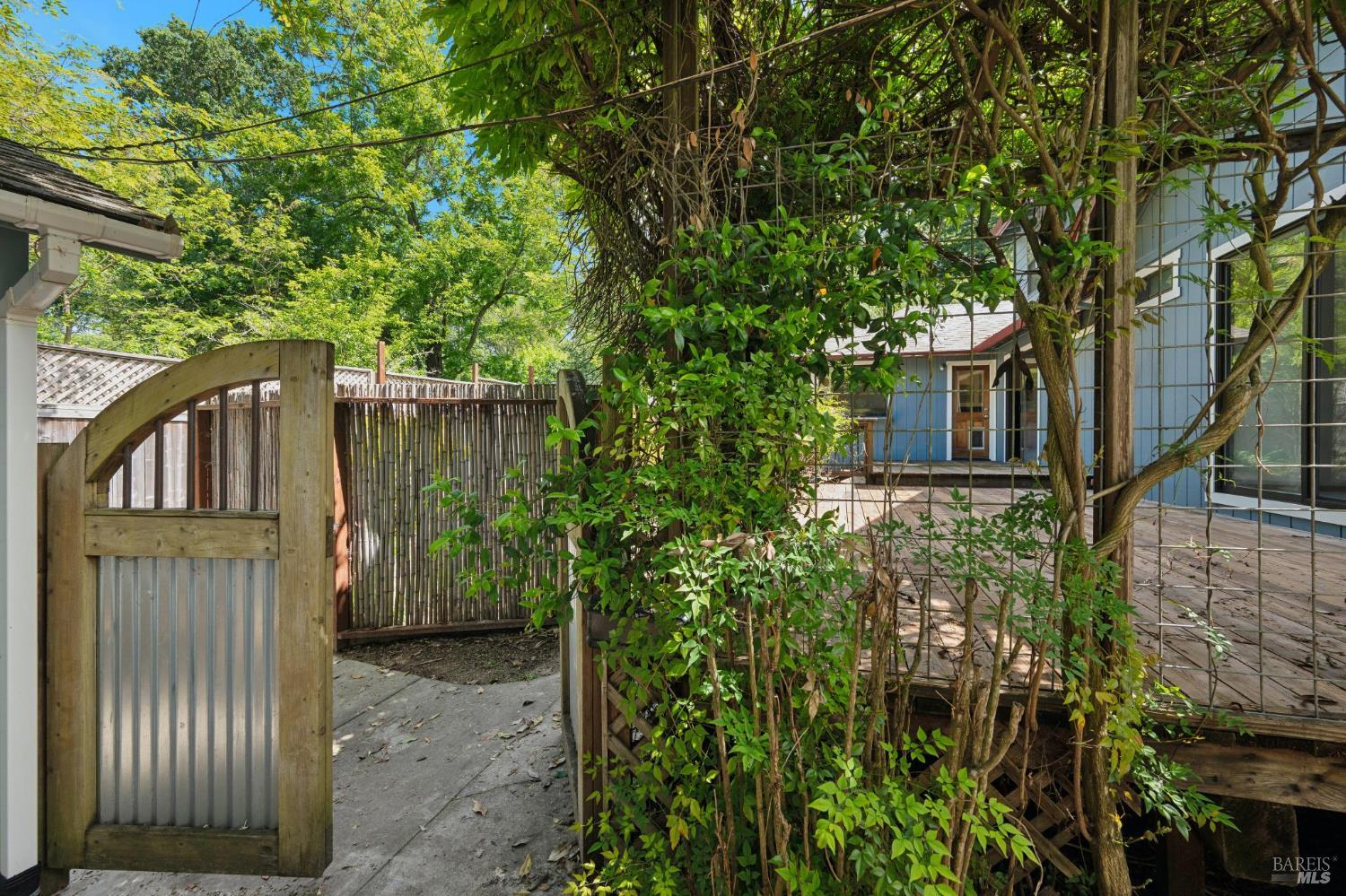 Detail Gallery Image 74 of 84 For 8610 Graton Rd, Sebastopol,  CA 95472 - 3 Beds | 3 Baths