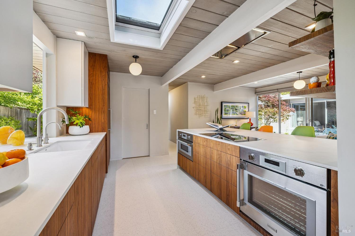 Detail Gallery Image 26 of 51 For 1349 Idylberry Rd, San Rafael,  CA 94903 - 5 Beds | 2 Baths