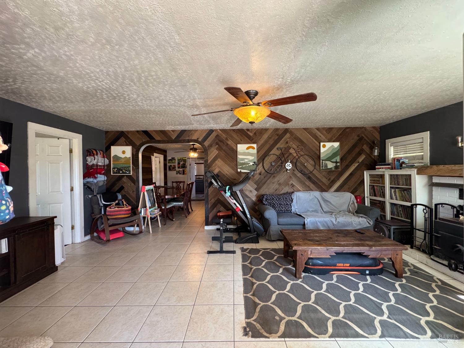 Detail Gallery Image 3 of 78 For 3981 Eastside Calpella Rd, Ukiah,  CA 95482 - 3 Beds | 1/1 Baths