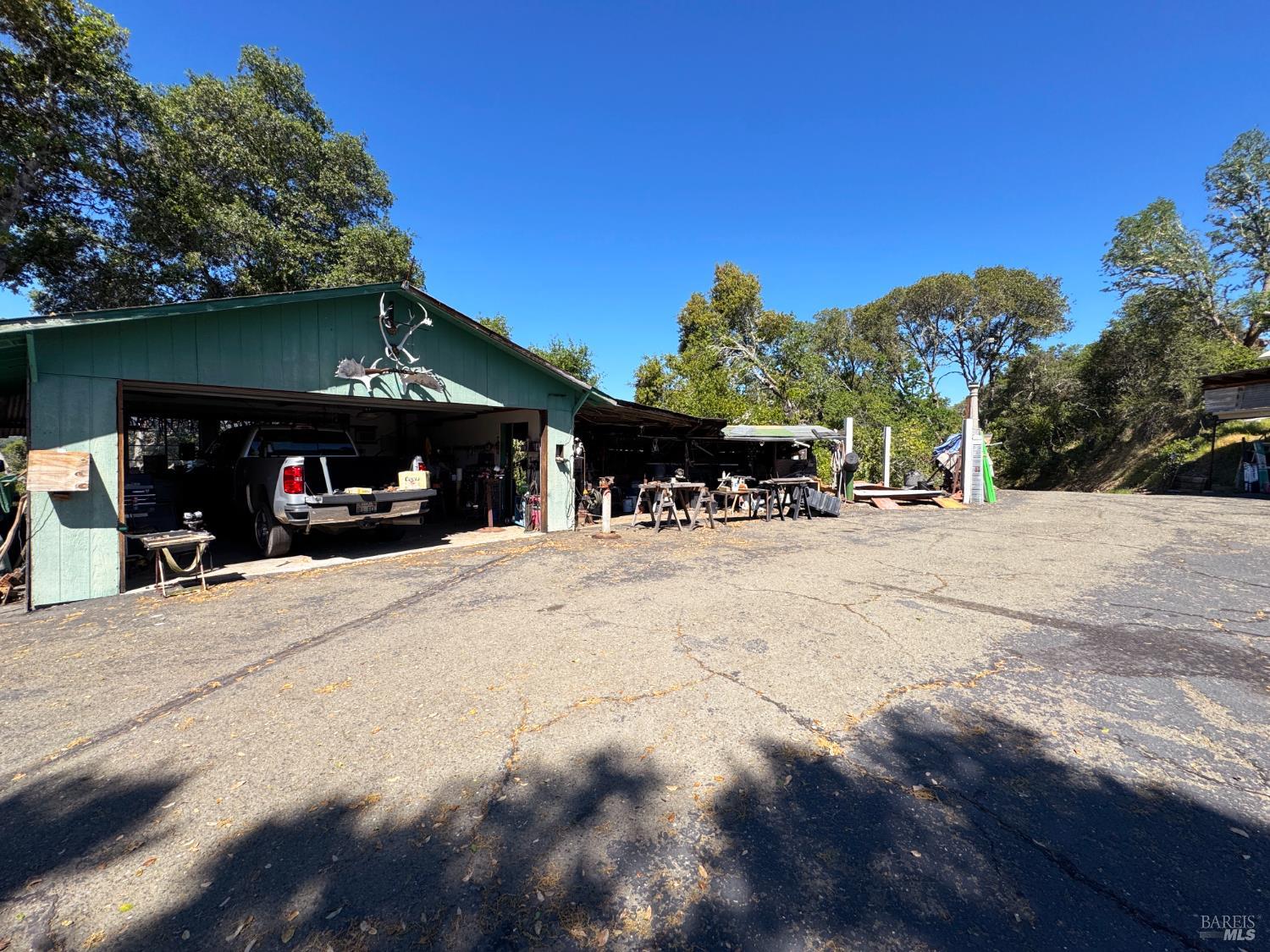 Detail Gallery Image 23 of 78 For 4400 Lake Ridge Dr, Ukiah,  CA 95482 - 3 Beds | 2 Baths