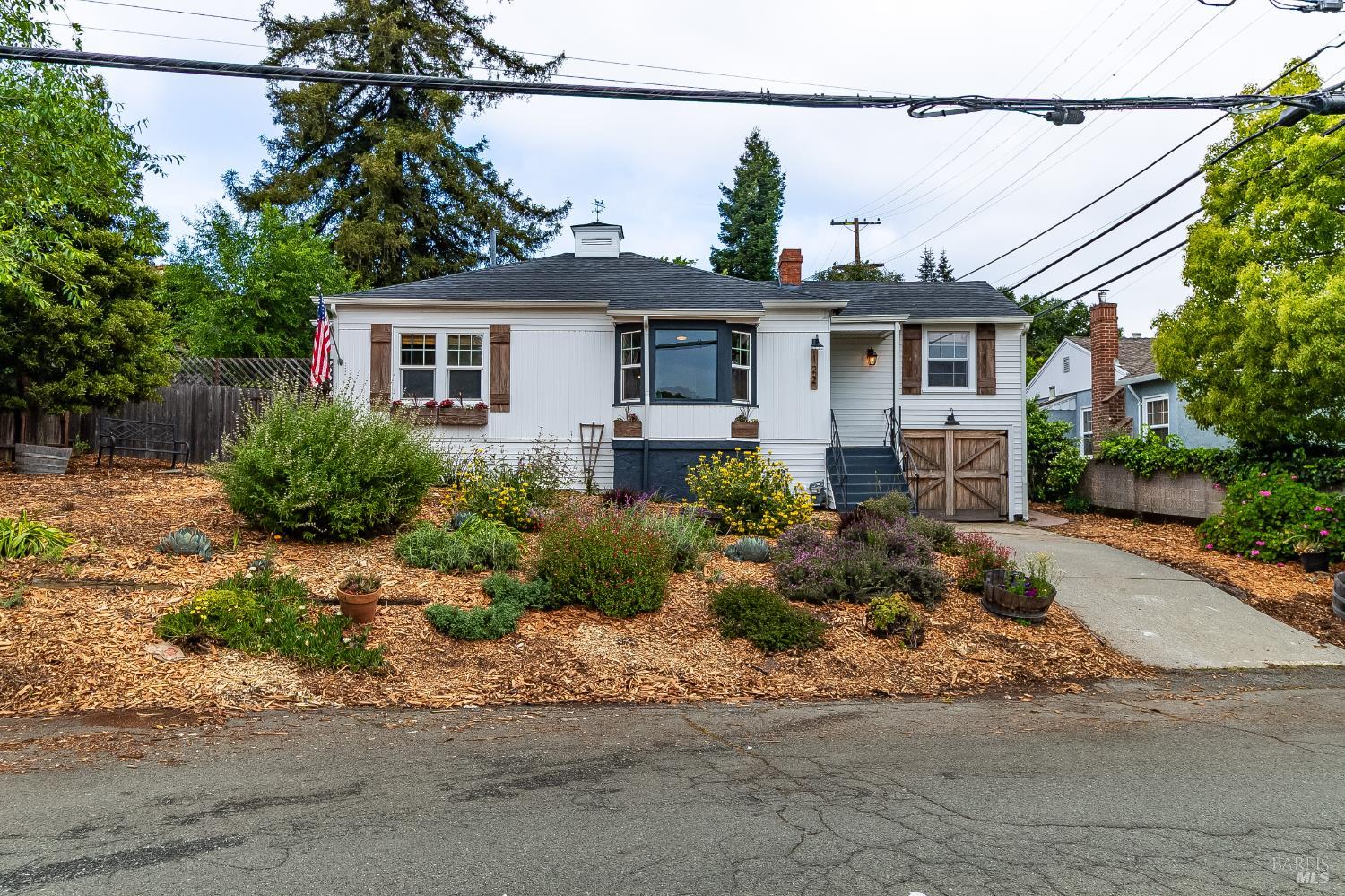 Detail Gallery Image 5 of 85 For 122 Fleming Ave, Vallejo,  CA 94590 - 3 Beds | 1 Baths