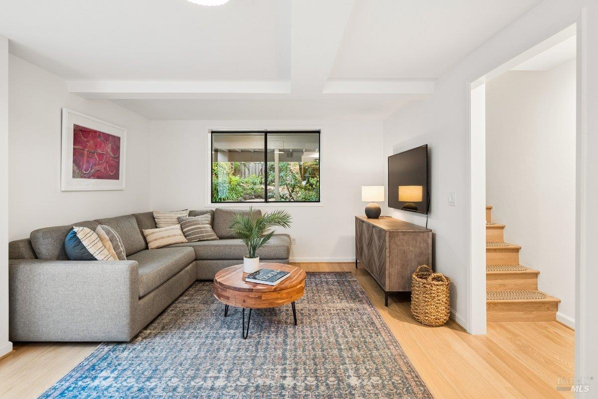 Detail Gallery Image 28 of 49 For 261 Glen Park Ave, San Rafael,  CA 94901 - 3 Beds | 3 Baths