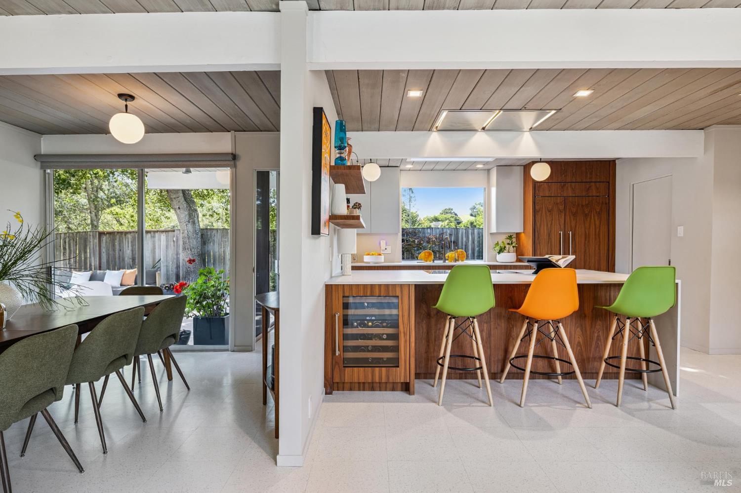 Detail Gallery Image 23 of 51 For 1349 Idylberry Rd, San Rafael,  CA 94903 - 5 Beds | 2 Baths