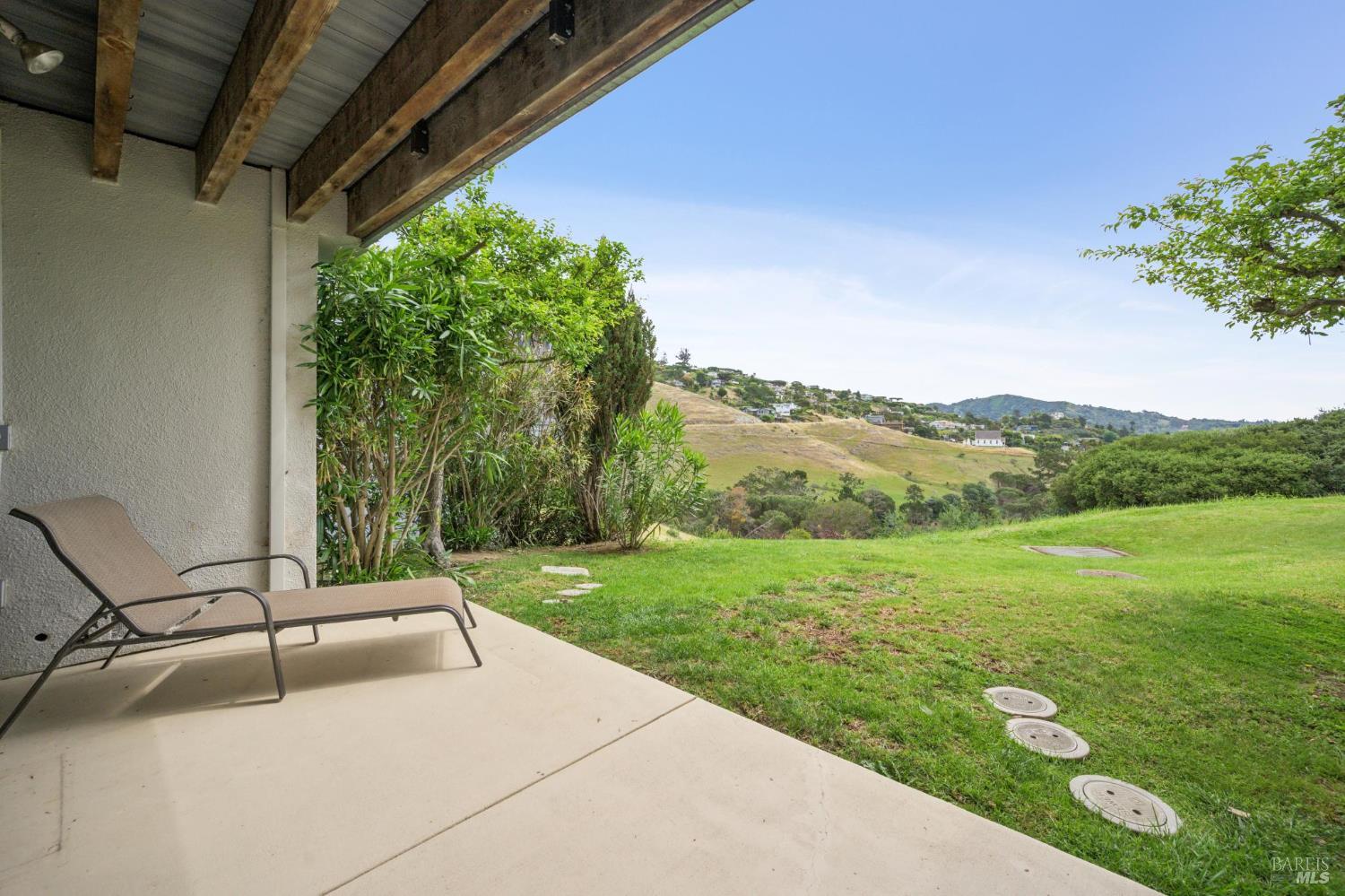 Detail Gallery Image 45 of 62 For 121 Red Hill Cir, Belvedere Tiburon,  CA 94920 - 3 Beds | 2/1 Baths