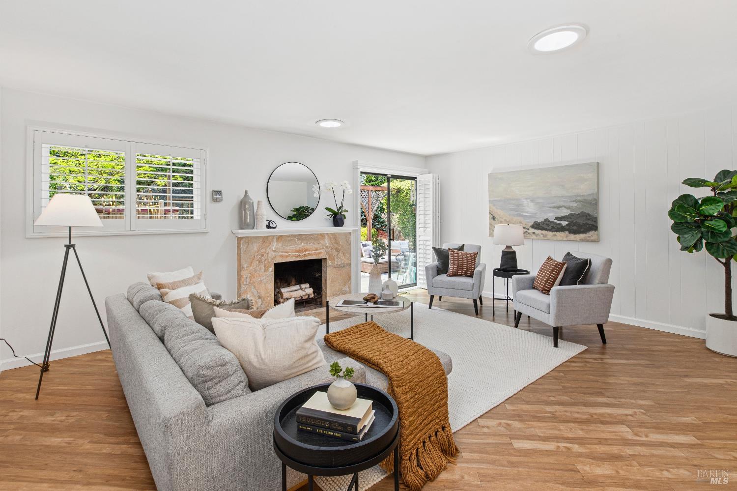 Detail Gallery Image 9 of 48 For 145 Irwin St, San Rafael,  CA 94901 - 3 Beds | 2 Baths