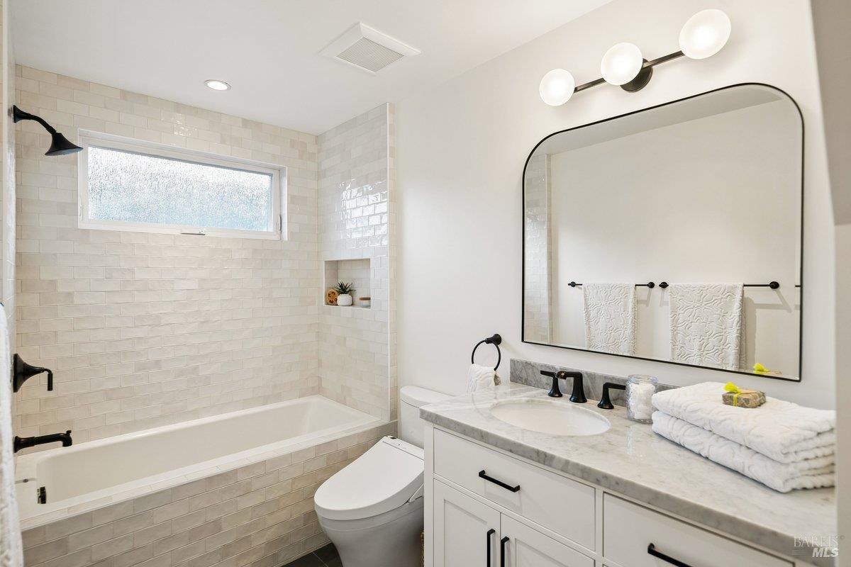 Detail Gallery Image 21 of 49 For 261 Glen Park Ave, San Rafael,  CA 94901 - 3 Beds | 3 Baths