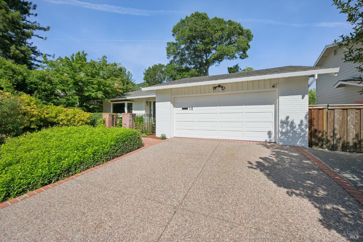 Detail Gallery Image 4 of 51 For 14 Mount Wittenburg Ct, San Rafael,  CA 94903 - 3 Beds | 2 Baths