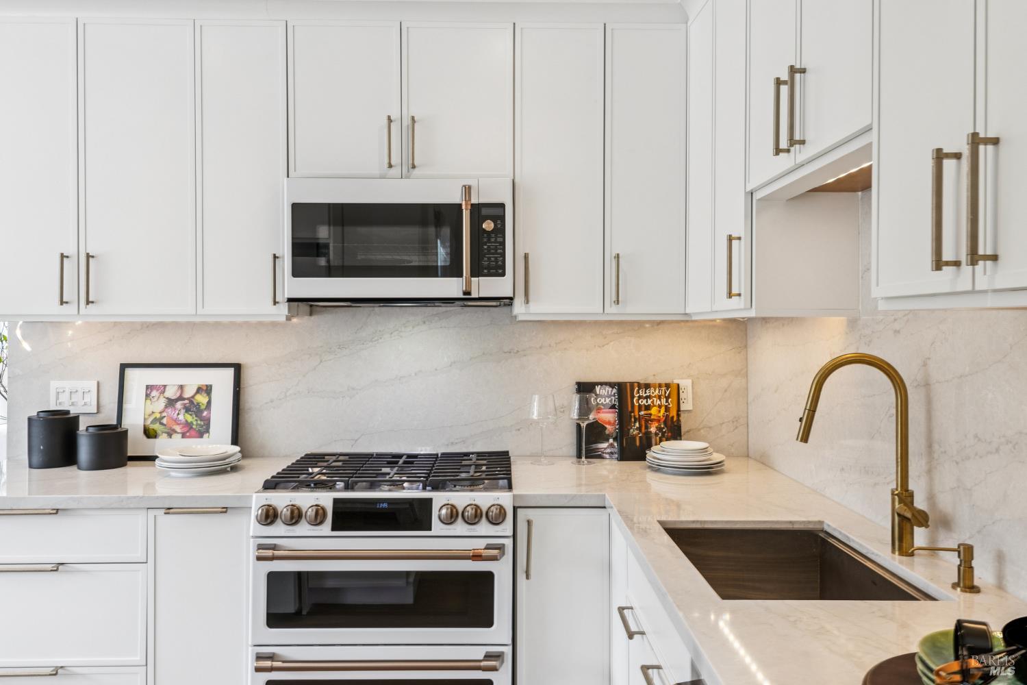 Detail Gallery Image 12 of 48 For 248 Sausalito St, Corte Madera,  CA 94925 - 4 Beds | 3 Baths