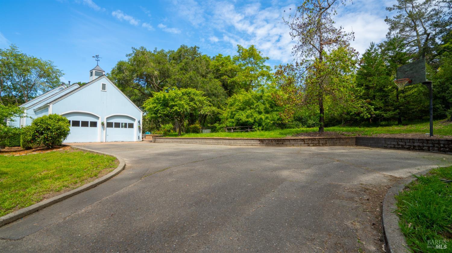 8099 Yule Tree Lane photo 3