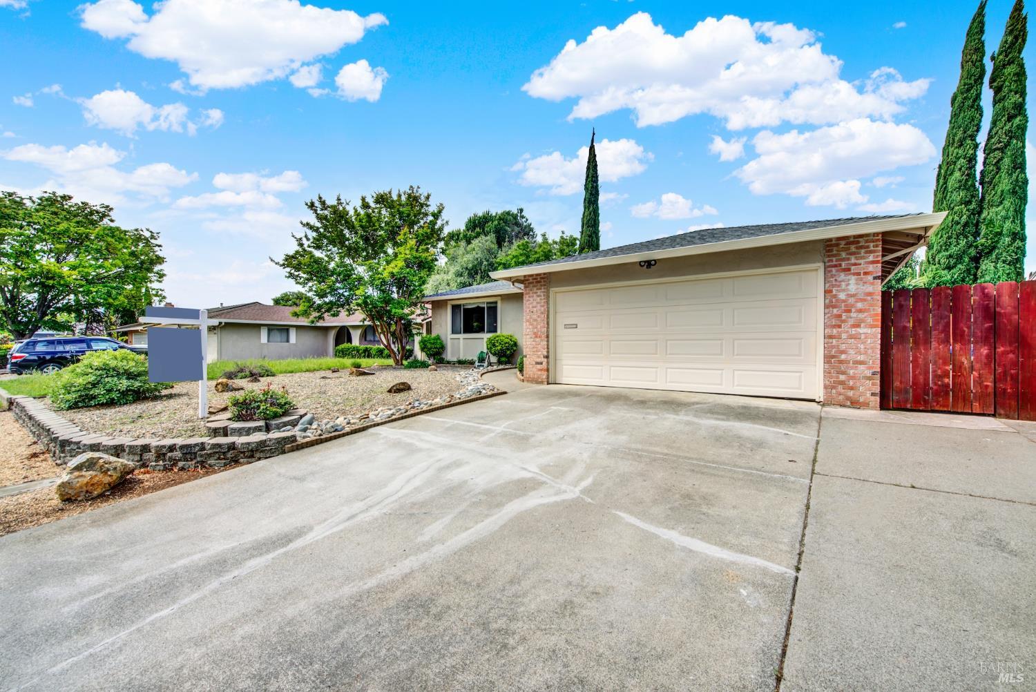 Detail Gallery Image 2 of 53 For 2973 Orchid St, Fairfield,  CA 94533 - 3 Beds | 2 Baths