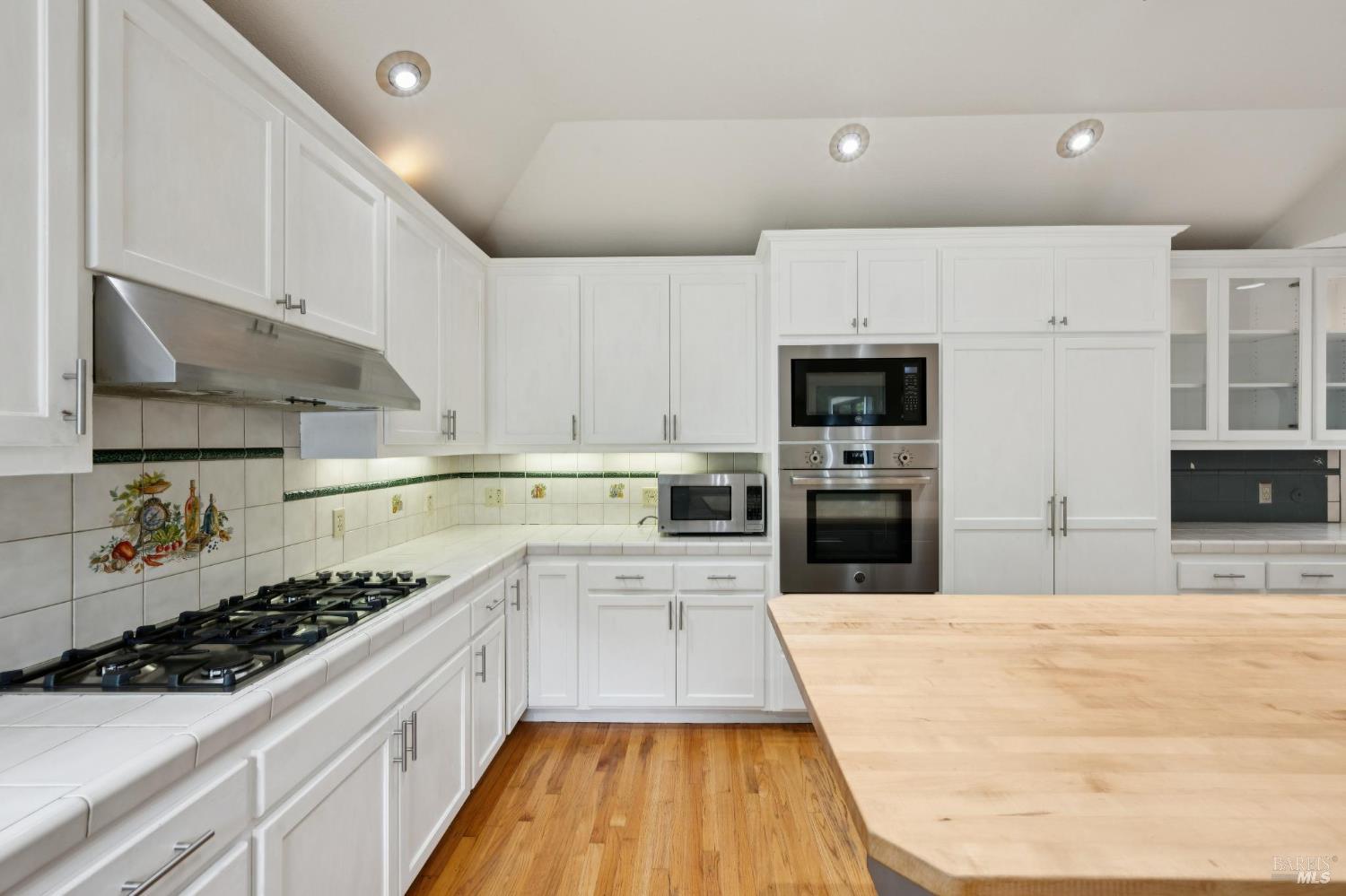 Detail Gallery Image 21 of 84 For 8610 Graton Rd, Sebastopol,  CA 95472 - 3 Beds | 3 Baths