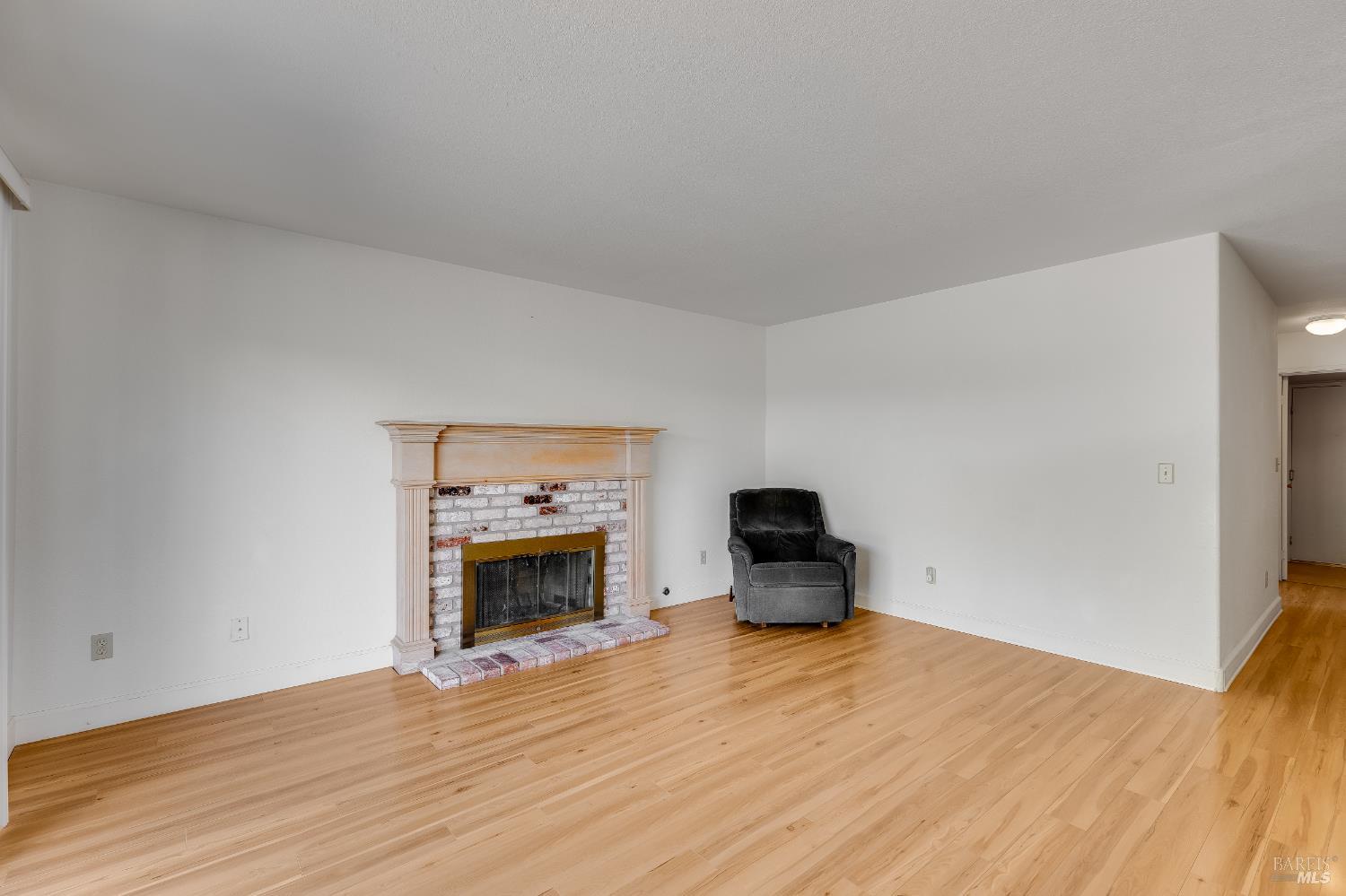 Detail Gallery Image 18 of 70 For 391 Valley Oak Ln, Vallejo,  CA 94591 - 4 Beds | 3 Baths