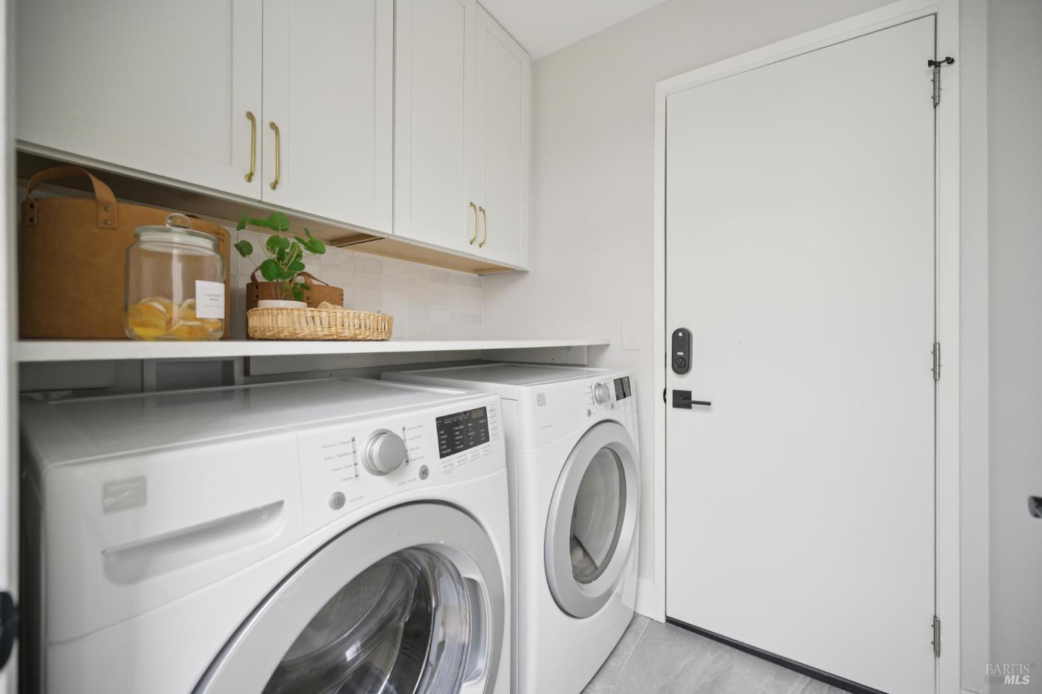 Detail Gallery Image 47 of 51 For 14 Mount Wittenburg Ct, San Rafael,  CA 94903 - 3 Beds | 2 Baths