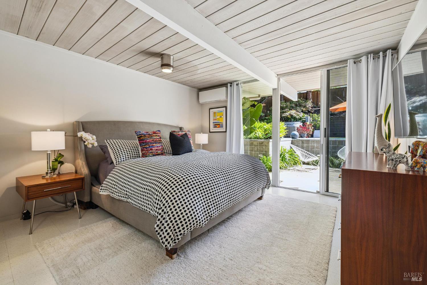 Detail Gallery Image 29 of 51 For 1349 Idylberry Rd, San Rafael,  CA 94903 - 5 Beds | 2 Baths