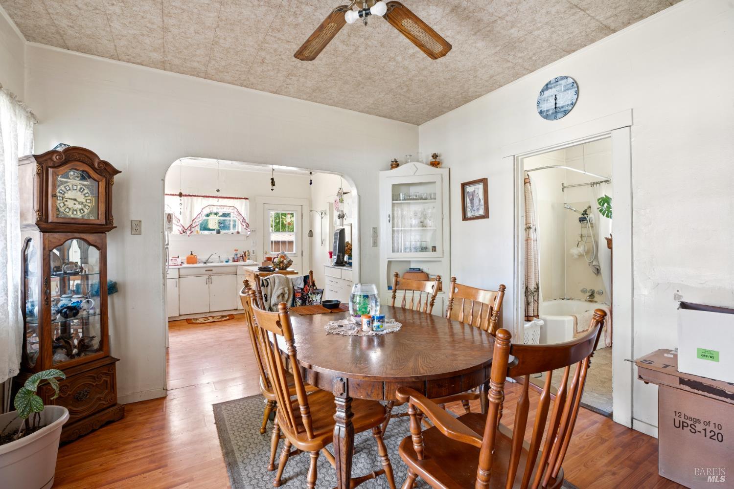 Detail Gallery Image 9 of 17 For 76260 Perry St, Covelo,  CA 95428 - 3 Beds | 1 Baths