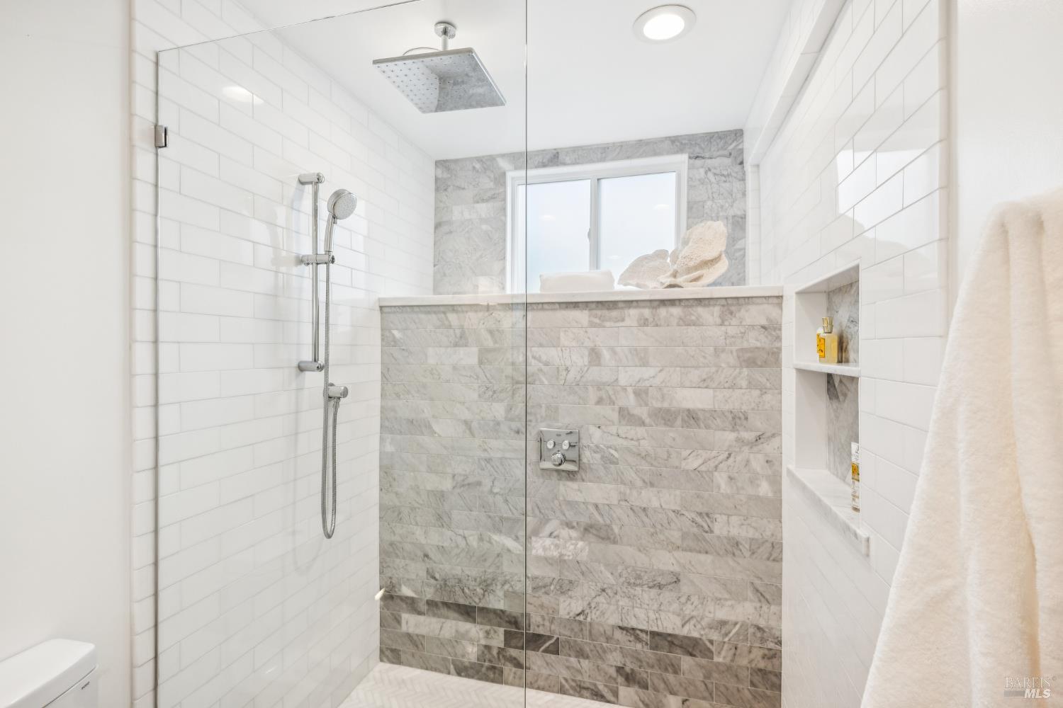 Detail Gallery Image 19 of 48 For 248 Sausalito St, Corte Madera,  CA 94925 - 4 Beds | 3 Baths