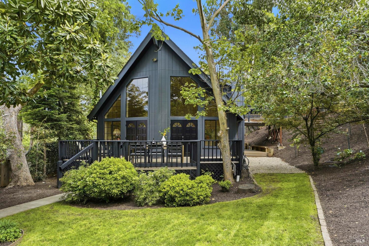 Detail Gallery Image 24 of 25 For 30 Glen Rd, Novato,  CA 94945 - 3 Beds | 2 Baths