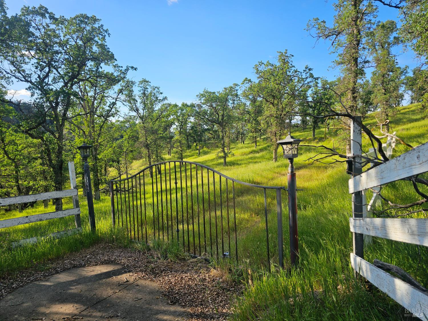 Front Image Thumbnail for BA326032292