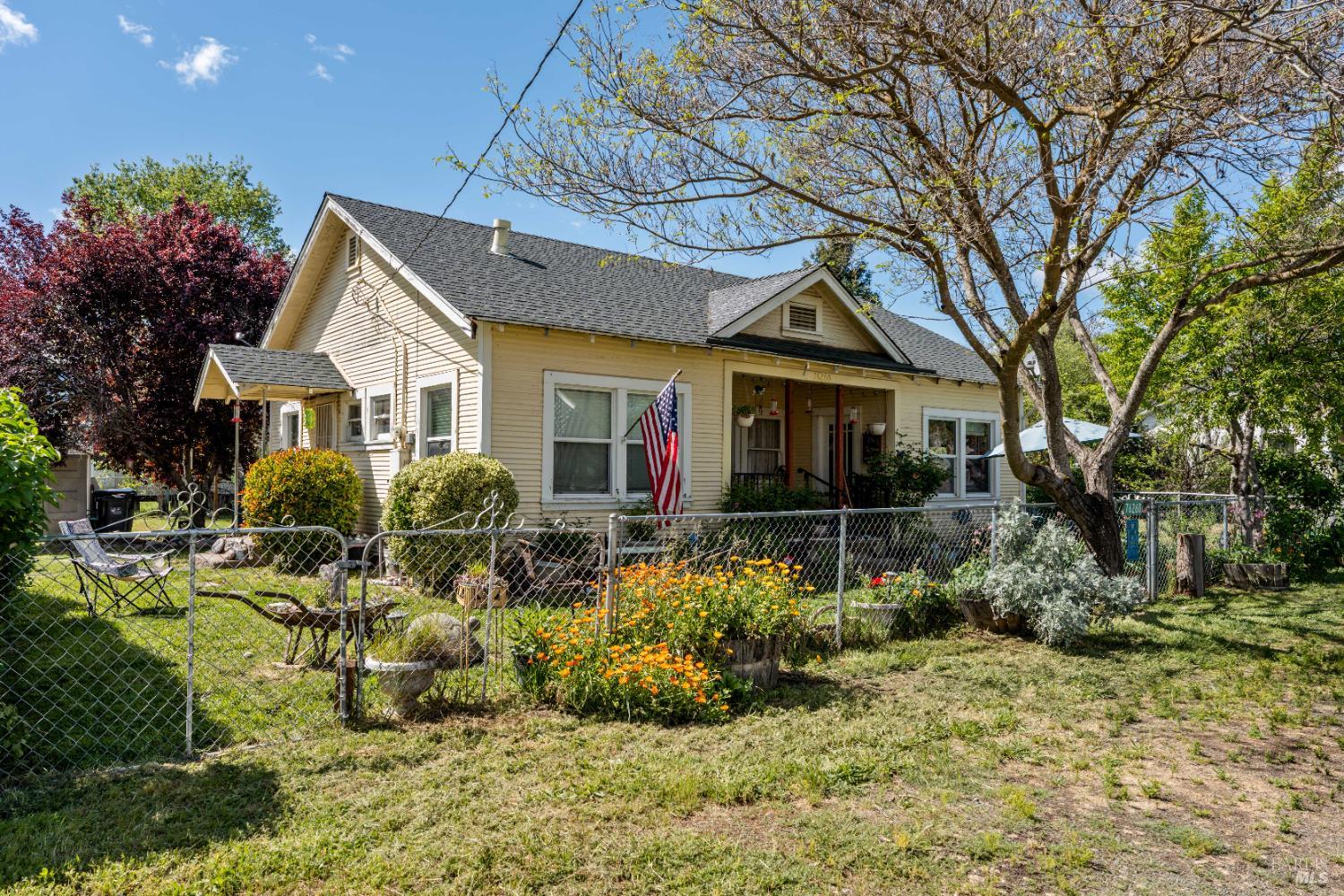 Detail Gallery Image 3 of 17 For 76260 Perry St, Covelo,  CA 95428 - 3 Beds | 1 Baths
