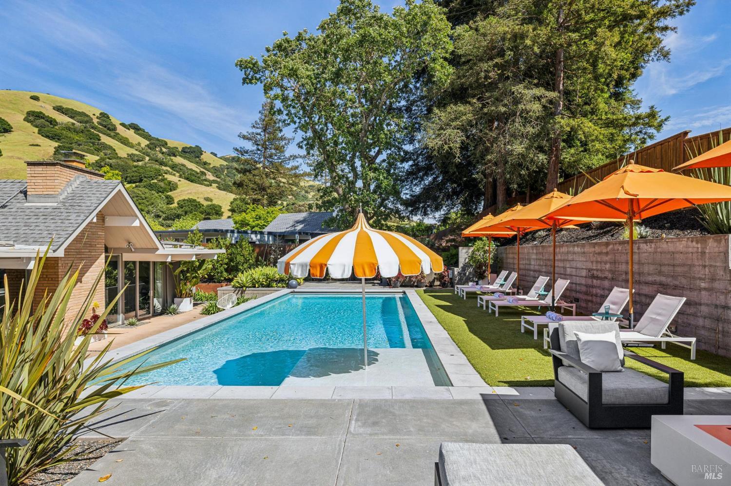 Detail Gallery Image 43 of 51 For 1349 Idylberry Rd, San Rafael,  CA 94903 - 5 Beds | 2 Baths