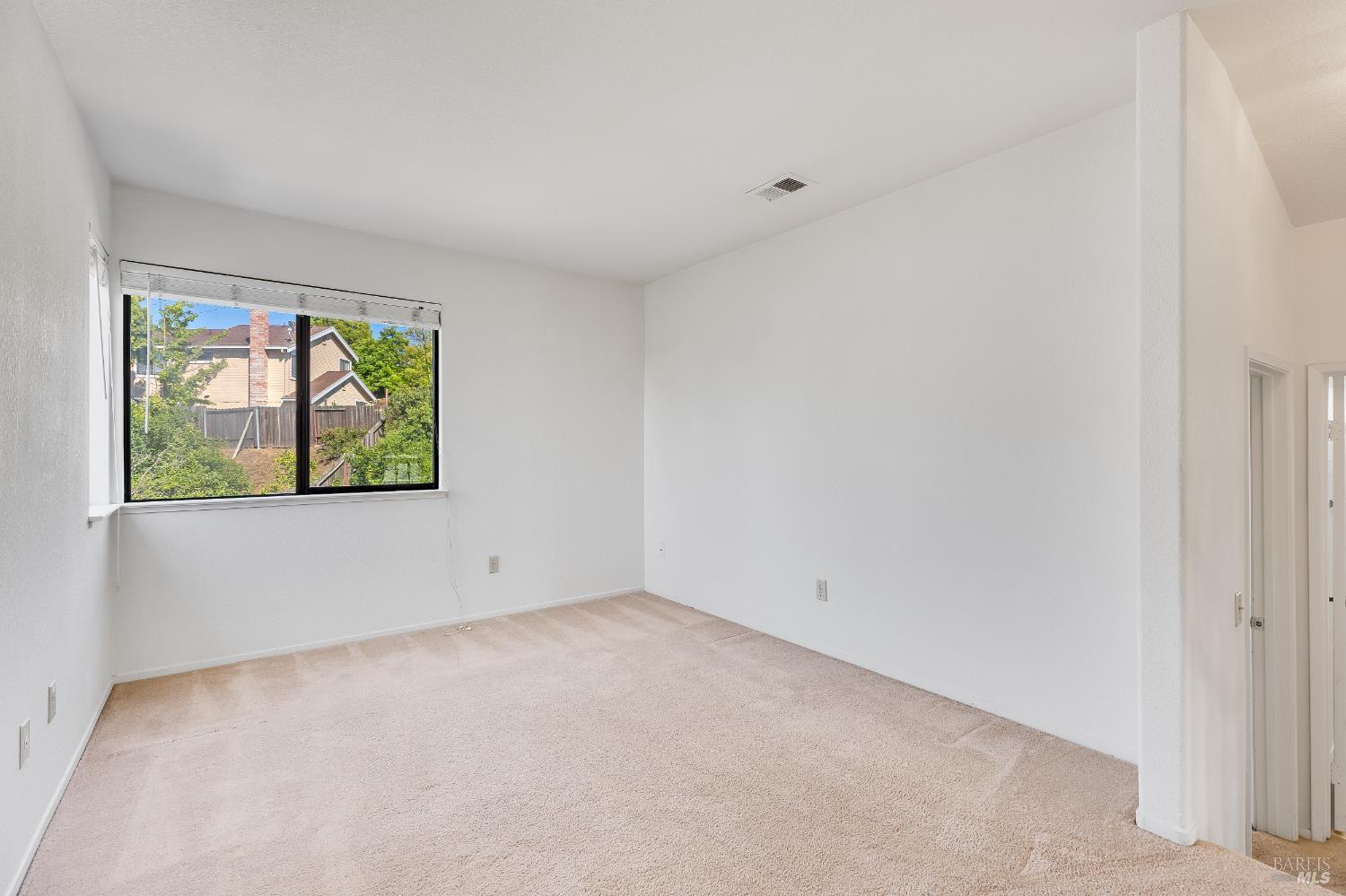 Detail Gallery Image 52 of 70 For 391 Valley Oak Ln, Vallejo,  CA 94591 - 4 Beds | 3 Baths