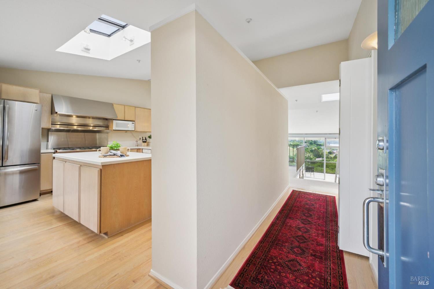 Detail Gallery Image 7 of 62 For 121 Red Hill Cir, Belvedere Tiburon,  CA 94920 - 3 Beds | 2/1 Baths