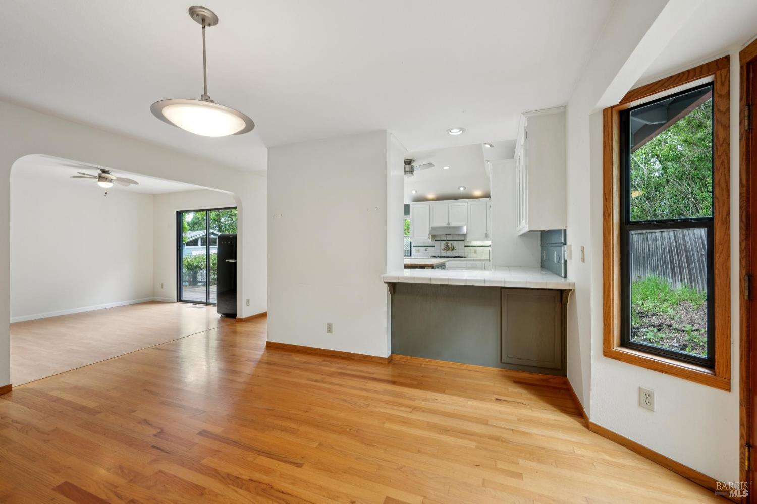 Detail Gallery Image 13 of 84 For 8610 Graton Rd, Sebastopol,  CA 95472 - 3 Beds | 3 Baths