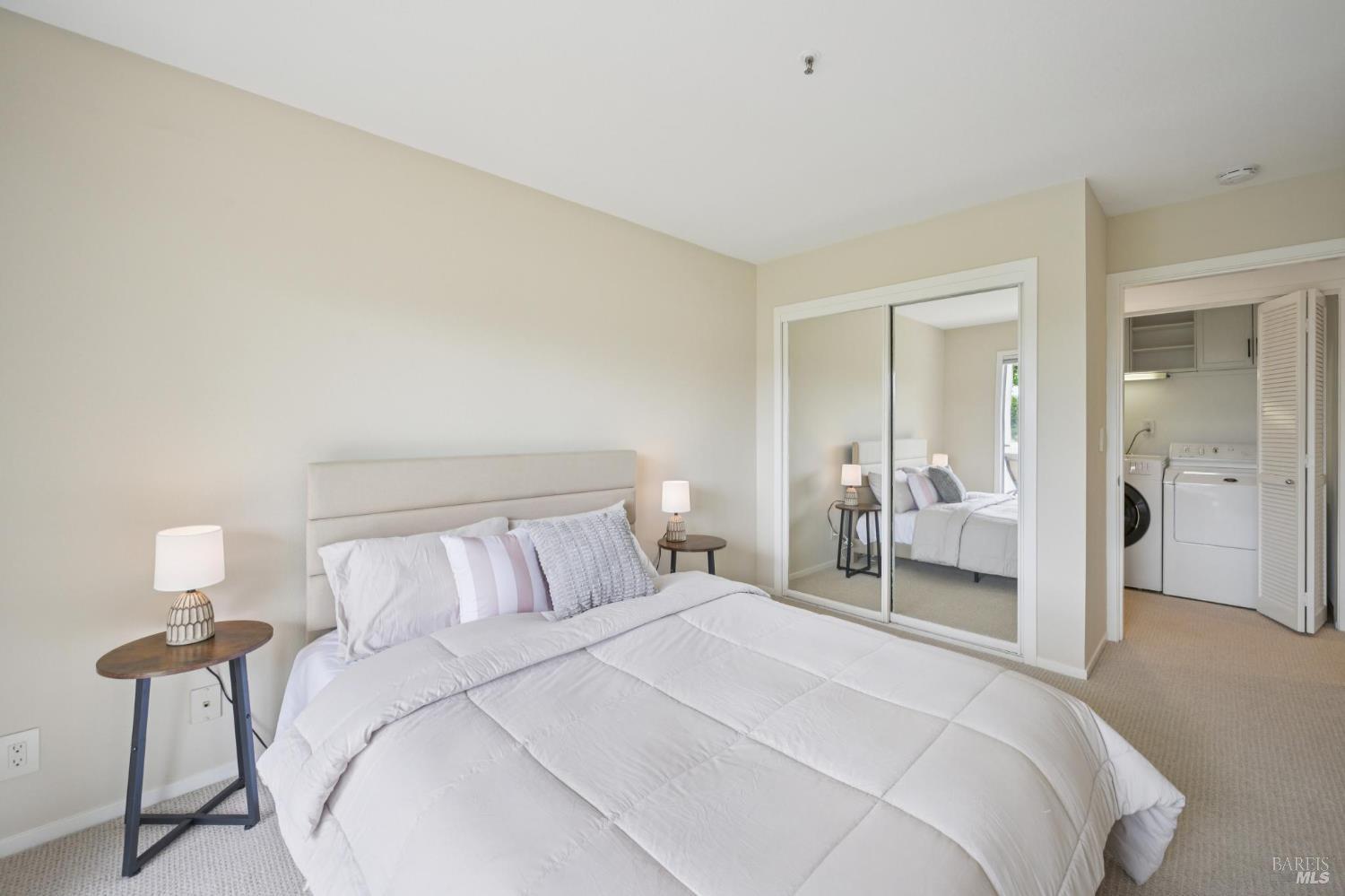 Detail Gallery Image 39 of 62 For 121 Red Hill Cir, Belvedere Tiburon,  CA 94920 - 3 Beds | 2/1 Baths