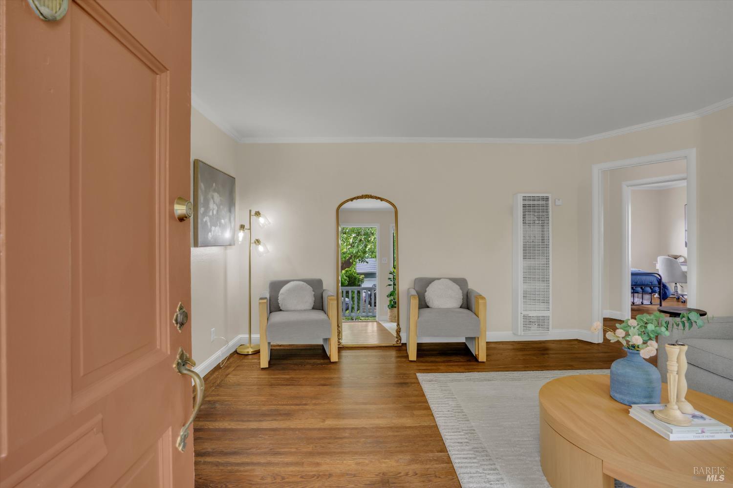 Detail Gallery Image 4 of 25 For 561 Cedar St, Vallejo,  CA 94591 - 3 Beds | 1 Baths