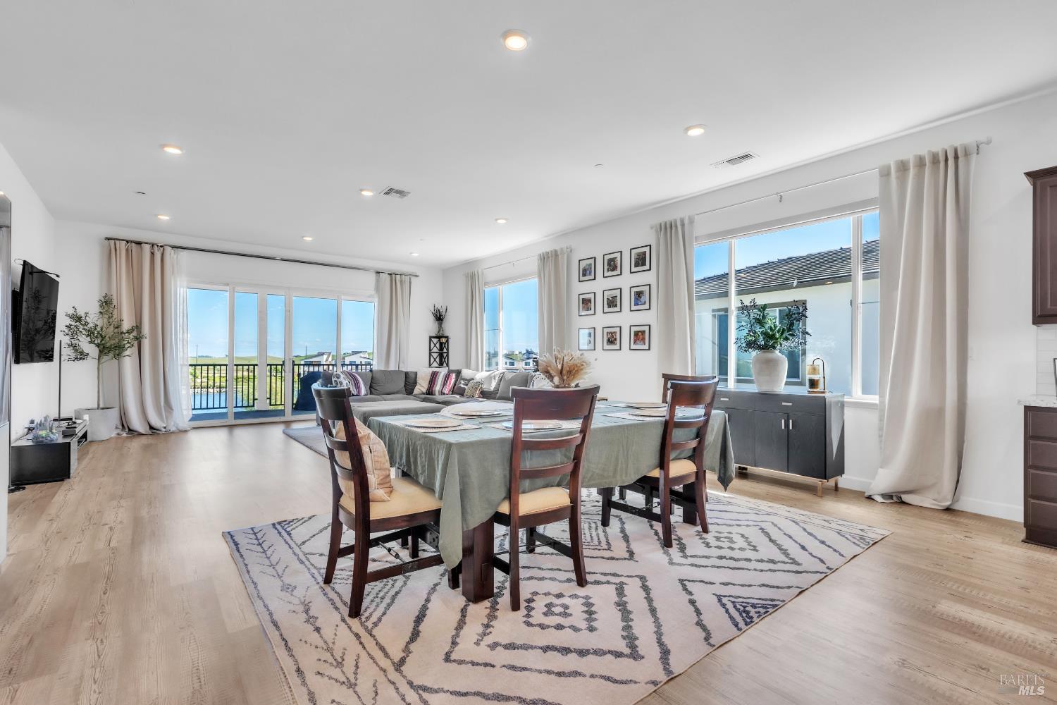 Detail Gallery Image 12 of 42 For 2292 Solace Vista Unkn, Fairfield,  CA 94533 - 3 Beds | 2 Baths