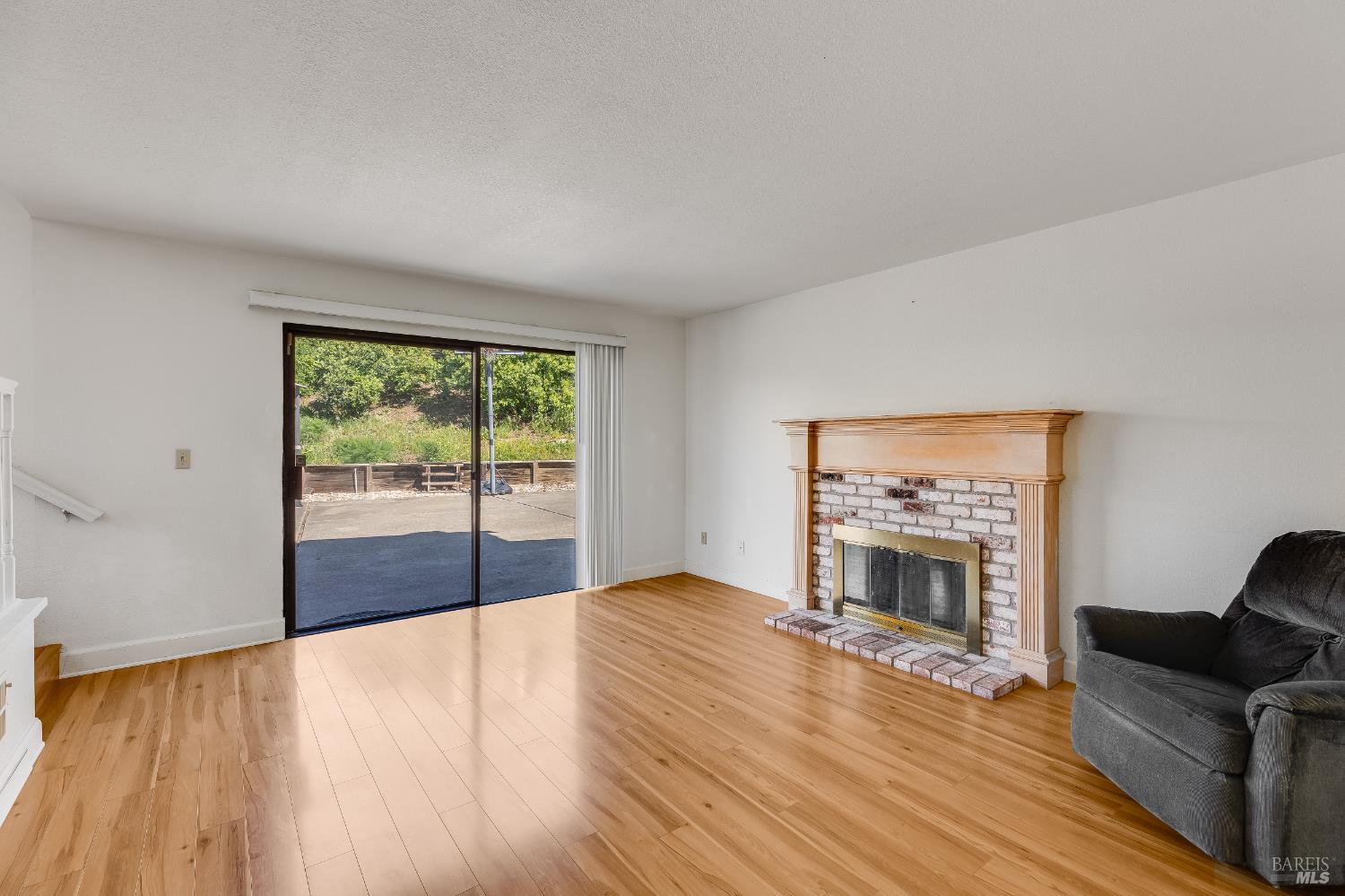 Detail Gallery Image 20 of 70 For 391 Valley Oak Ln, Vallejo,  CA 94591 - 4 Beds | 3 Baths